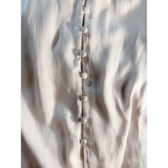 Lush Women Size Medium Sleeveless Top Blouse Ivory Button down Flow Elegant Soft - Picture 7 of 9